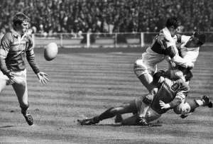 00352 Prints: Leeds v Wakefield Rugby League Cup Final 11th May 1968. Batten of Leeds passes when