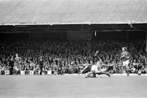 00527 Prints: Leicester City 1-0 Liverpool, Charity Shield football match at Filbert Street