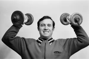 Weightlifting Prints: Leicester City manager Jimmy Bloomfield lifting weights. 2nd February 1972