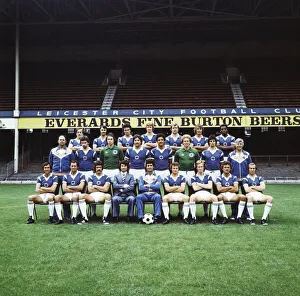 Leicester City squad line up with new manager Frank McLintock at Filbert Street