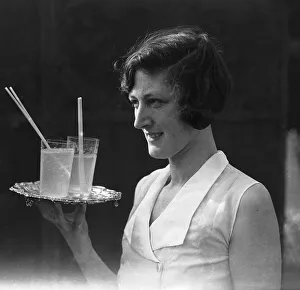 00390 Prints: Anyone for lemonade, A mannequin seen here modelling the latest 1932 summer fashions