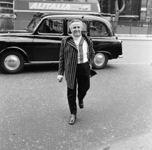 01034 Prints: Leo Abse, Labour MP for Pontypool, arrives at the House of Commons wearing his budget day