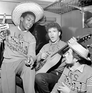 Les Hobeaux Skiffle group seen here performing on the train to Hastings. May 1957