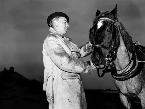 Cheshire Prints: Les Smith, driver of the Love Trap between West Kirby and Hilbre Island