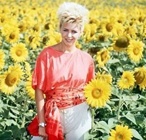 Reflective Prints: Leslie Ash actress in the French countryside dbase MSI A©mirrorpix