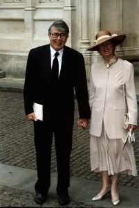 Leslie Crowther comedian and Game Show host of The Price is Right attends the memorial