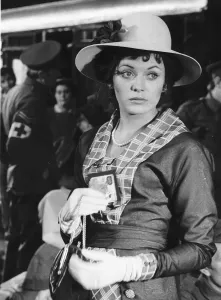 Lesly Ann Down as Georgina Worsley ready to tend to wounded soldiers as they return
