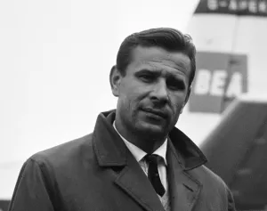 Russia Prints: Lev Yashin, Dynamo Moscow and Soviet Union Goalkeeper arrives at Manchester Ringway
