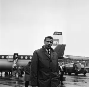 Lev Yashin, Dynamo Moscow and Soviet Union Goalkeeper arrives at Manchester Ringway