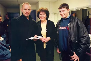 Lib - Singer / songwriter Sting meets Chronicle competition winner Gillian Clark