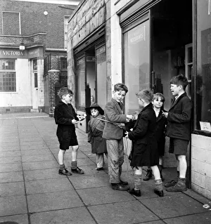 Short Prints: Life in the Mirror Our Gang. 19th January 1954 A gang of boys plot todays agenda of