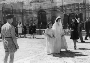01463 Prints: Life returns to normal in Sicilian towns occupied by the Allies