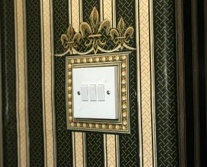 Light switch JOHN MANNING 500 KITCHEN October 1997 INCLUDING CHEAP WALLPAPER TRICKS