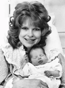 Newborn Prints: Linda Lou Allen actress and singer gave birth at the Portland Hospital Great Portland