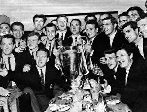 00245 Prints: Lisbon Lions celebrate at the UEFA after-match banquet for which the beaten Italians