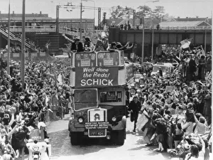 Homecoming Prints: Liverpool FC, 1965 FA Cup winners arrive home to half-a-million fans. 6th May 1974