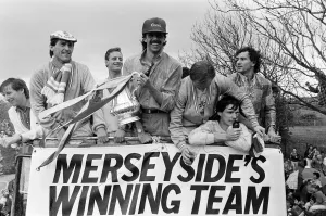 00936 Prints: Liverpool FC, Homecoming Victory Parade after winning the FA Cup