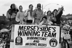 00936 Prints: Liverpool FC, Homecoming Victory Parade after winning the FA Cup