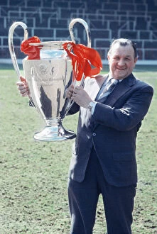 00539 Collection: Liverpool manager Bob Paisley poses with the European Cup trophy at Anfield