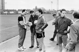 Goalkeeper Prints: Liverpool manager Graeme Souness talks to Steve Nicol as he makes an appearance