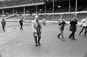 00461 Prints: Liverpool manager Bill Shankly at Wembley Stadium to inspect the pitch ahead of his