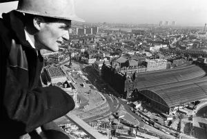 Railway Prints: Liverpool Tower topping out. John Jones looks out over Lime Street. 15th March 1967