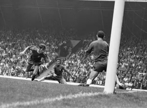 00627 Prints: Liverpool v Chelsea Division One Football 8th August 1969 Geoff Strong heads