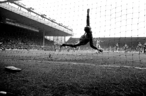 Liverpool v. Chelsea. May 1985 MF21-04-043 The final score was a four three