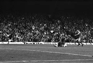 00235 Prints: Liverpool v. Everton. October 1984 MF18-04-019 The final score was a one nil