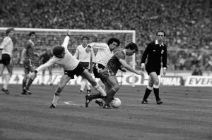 00914 Prints: Liverpool v Manchester United, Football League Cup Final at Wembley Stadium
