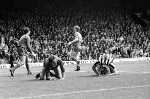 00231 Prints: Liverpool v. Newcastle. April 1985 MF21-02-030 The final score was a Three one