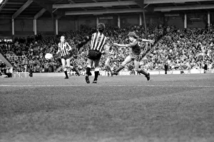 00231 Prints: Liverpool v. Newcastle. April 1985 MF21-02-069 The final score was a Three one