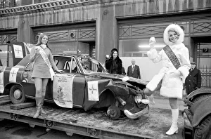 Road Safety Prints: As part of Liverpools keep death off the roads campaign this Christmas a low loader