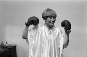 Liz Dawn aka Vera Duckworth of Coronation Street fame wearing boxing gloves. 7th May 1982