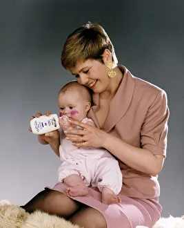 Liz Earl TV presenter with her 5 month old daughter Lily Circa 1992