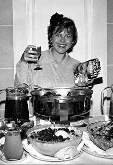 00126 Prints: Liz Earl TV Presenter and Author of Cookery at the Palm Court restaurant in the Langham