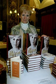 00138 Prints: Liz Mullinar Actress / Author October 1998 her book telling her life story