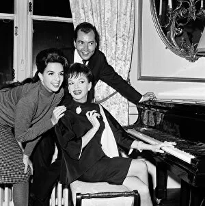 01464 Collection: Liza Minnelli, 18, is pictured with her mother Judy Garland, 42, and Mark Herron
