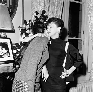 01464 Collection: Liza Minnelli, 18, is pictured with her mother Judy Garland, 42