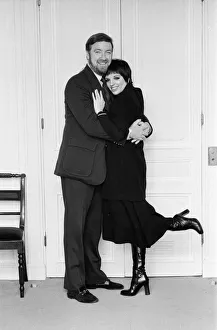 01141 Prints: Liza Minnelli and her new husband Jack Haley Jr in London on their honeymoon