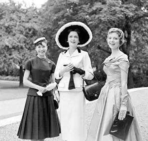 00181 Prints: London Fashion Designers gave a garden party at Lancaster House for fashion buyers