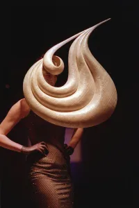 London Fashion Week February 1999 model wearing a Philip Treacy hat