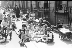 00447 Prints: London Kids, children seen here playing in the street during the spring of 1941 Circa May