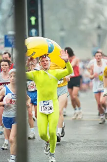 01062 Prints: The London Marathon - 1990 Runners pass through and around the Tower Bridge area