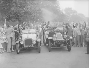 00102 Prints: London to Paris car race September 1953 40th Anniversary of the Salon de l