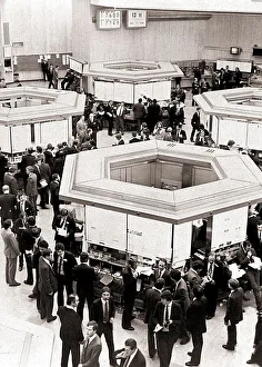 Money Prints: London Stock Exchange 1980s September 1981 Shares Money Finance Busy