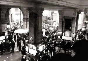 London Stock Exchange Busy men dealing the the buying and selling of shares