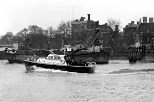 Londons New Fireboat: London Fire Brigade have taken delivery of a new fireboat