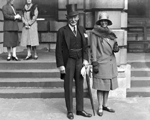 00000 Prints: Lord and Lady Baden Powell seen here at a private showing of the Royal Academys summer