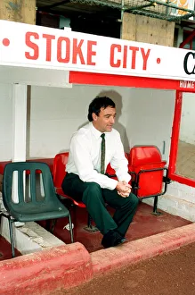 00330 Prints: Lou Macari back at the Victoria Ground to be manager of Stoke City for the second time
